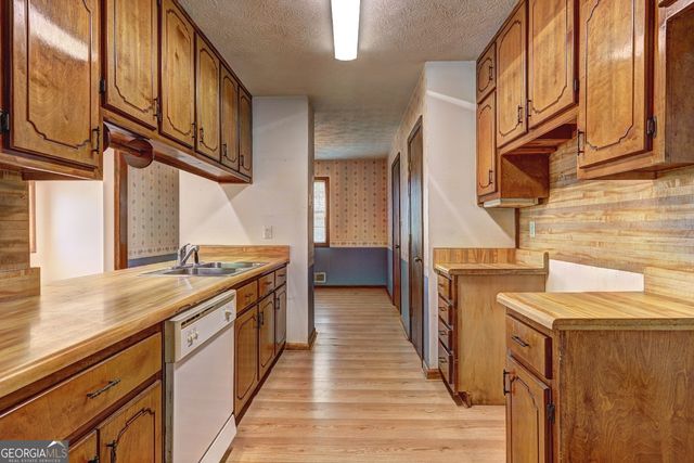 342 Lakeshore Drive, Stockbridge, GA 30281