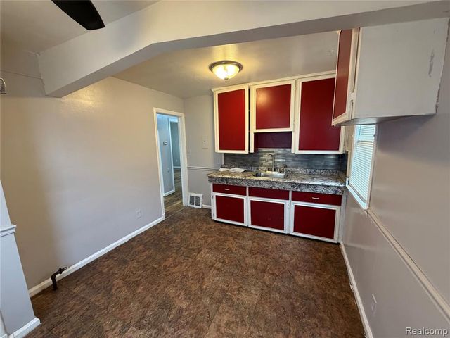 7784 Mettetal Street, Detroit, MI 48228