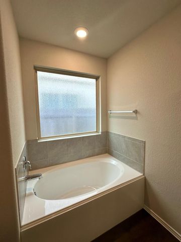 5812 Bell Tower LN, Austin, TX 78747