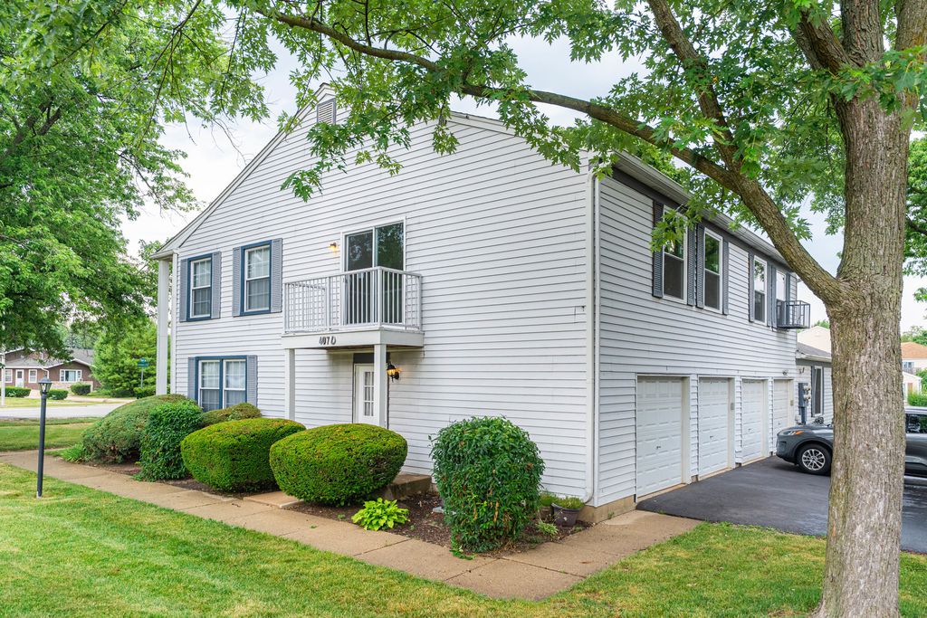 407 James Court D, Glendale Heights, IL 60139