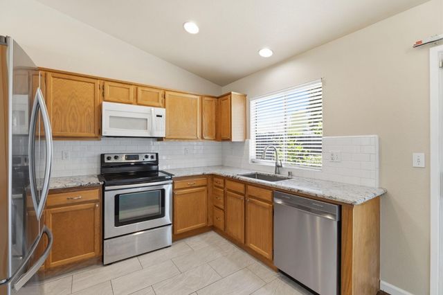 2702 Mitchell Avenue, Clovis, CA 93611