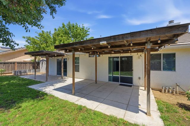 2702 Mitchell Avenue, Clovis, CA 93611