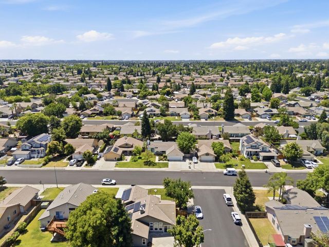 2702 Mitchell Avenue, Clovis, CA 93611