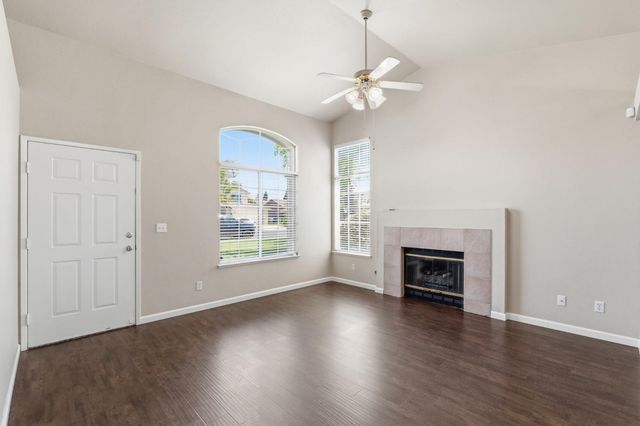 2702 Mitchell Avenue, Clovis, CA 93611
