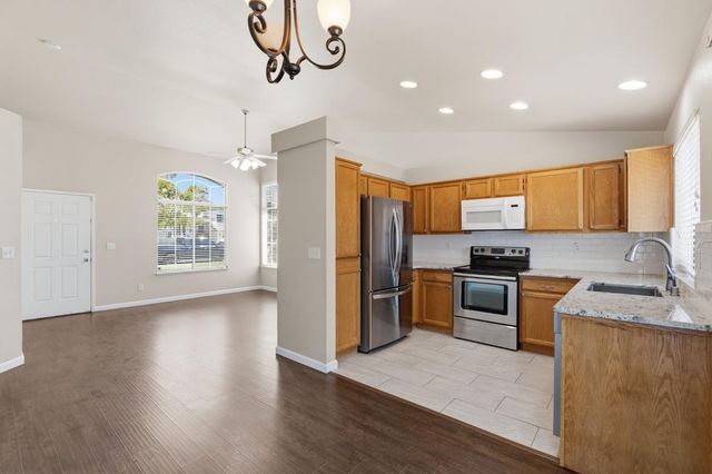 2702 Mitchell Avenue, Clovis, CA 93611