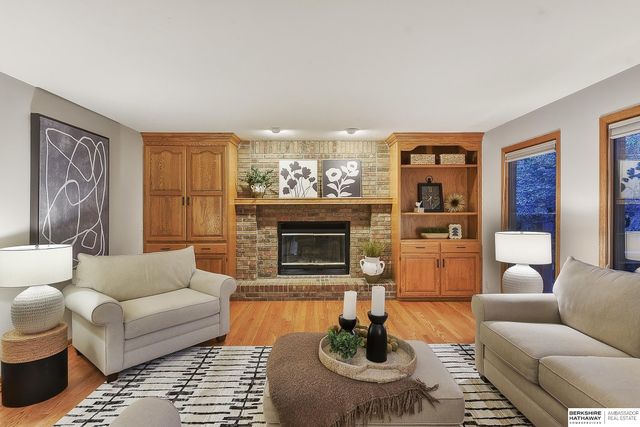 17321 P Street, Omaha, NE 68135