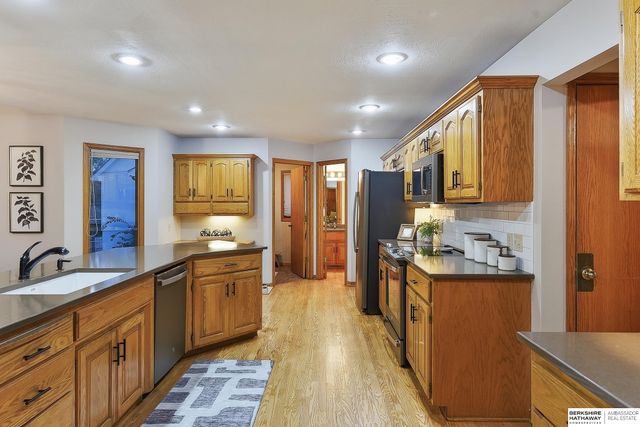 17321 P Street, Omaha, NE 68135