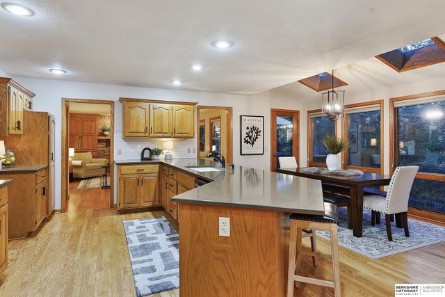 17321 P Street, Omaha, NE 68135
