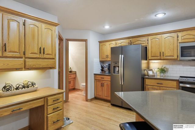 17321 P Street, Omaha, NE 68135