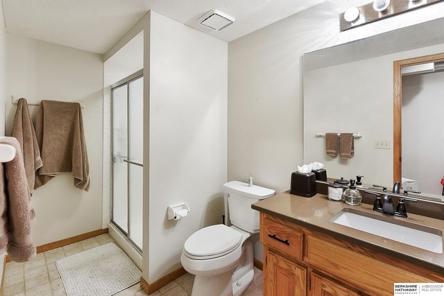 17321 P Street, Omaha, NE 68135