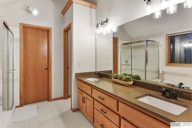 17321 P Street, Omaha, NE 68135