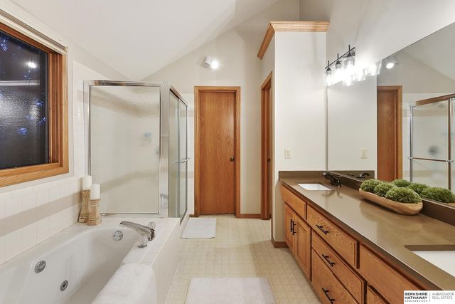 17321 P Street, Omaha, NE 68135