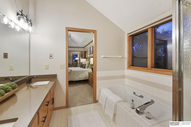 17321 P Street, Omaha, NE 68135