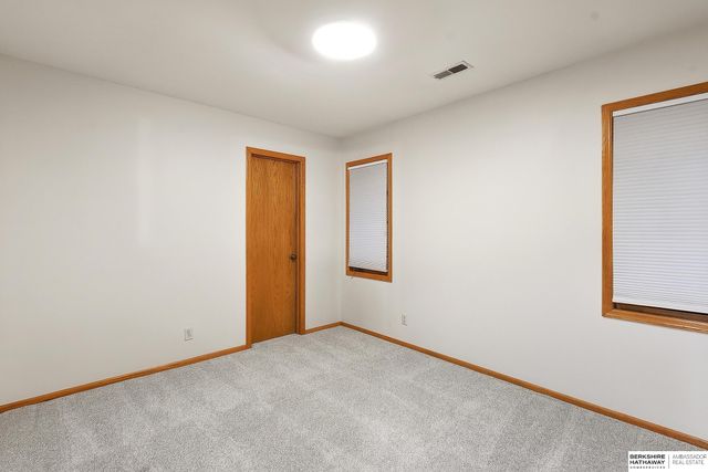 17321 P Street, Omaha, NE 68135