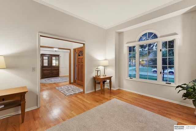 17321 P Street, Omaha, NE 68135