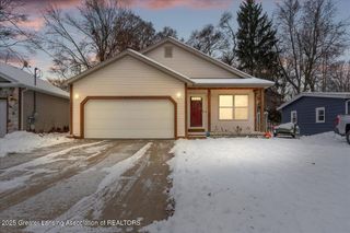 4327 Keller Road, Holt, MI 48842