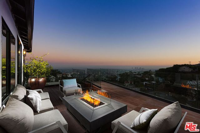 1733 SUNSET PLAZA Drive, West Hollywood, CA 90069