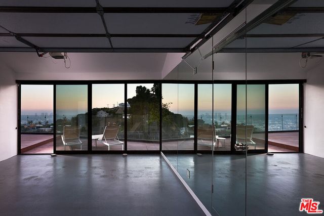 1733 SUNSET PLAZA Drive, West Hollywood, CA 90069