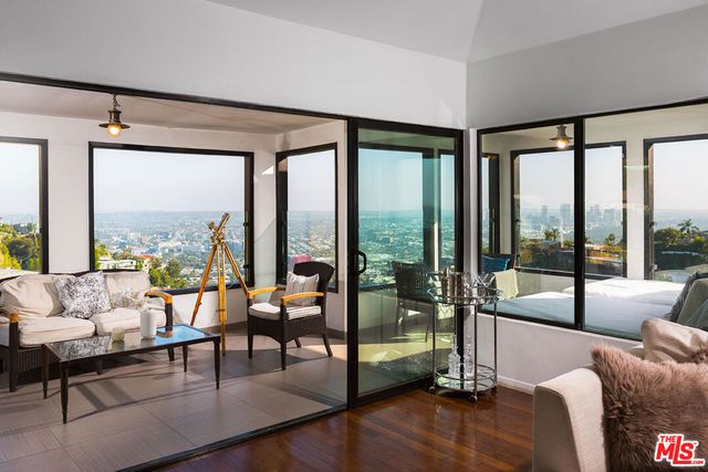 1733 SUNSET PLAZA Drive, West Hollywood, CA 90069