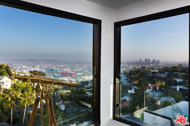 1733 SUNSET PLAZA Drive, West Hollywood, CA 90069