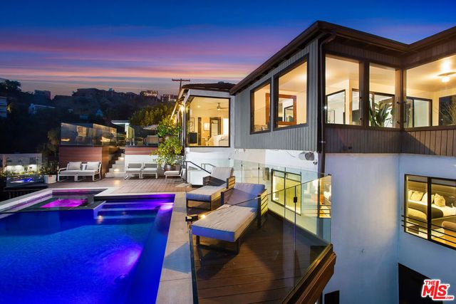 1733 SUNSET PLAZA Drive, West Hollywood, CA 90069