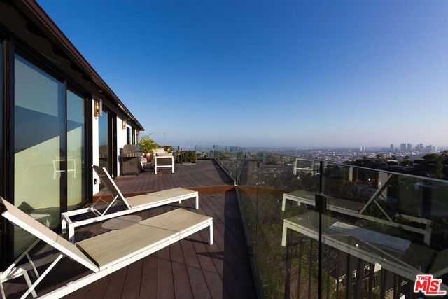 1733 SUNSET PLAZA Drive, West Hollywood, CA 90069