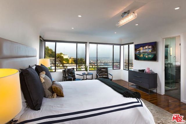 1733 SUNSET PLAZA Drive, West Hollywood, CA 90069