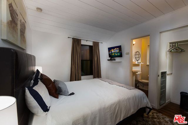 1733 SUNSET PLAZA Drive, West Hollywood, CA 90069