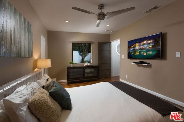 1733 SUNSET PLAZA Drive, West Hollywood, CA 90069