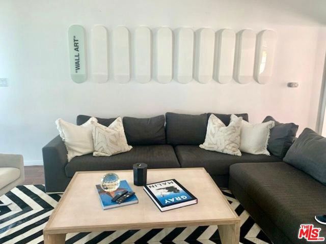 1733 SUNSET PLAZA Drive, West Hollywood, CA 90069