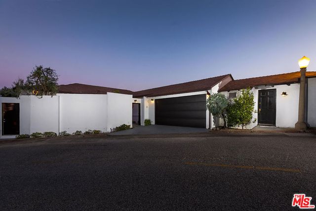 1733 SUNSET PLAZA Drive, West Hollywood, CA 90069