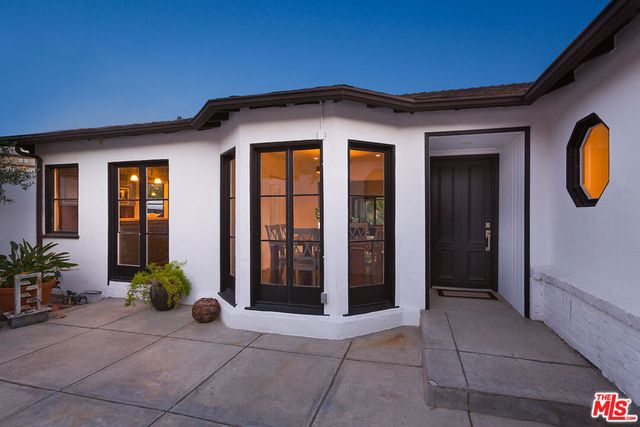 1733 SUNSET PLAZA Drive, West Hollywood, CA 90069