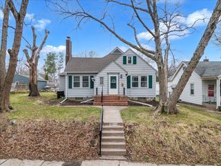 2824 Tremont Avenue, Davenport, IA 52803