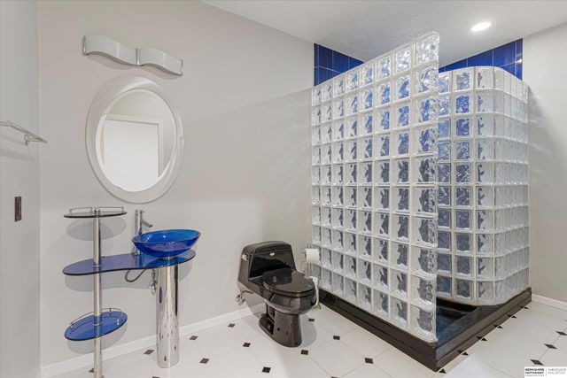 907 Woodland Avenue, Papillion, NE 68046