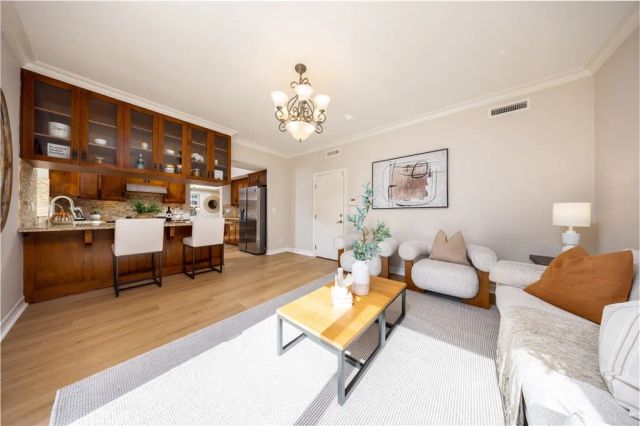 134 S Greenwood, Pasadena, CA 91107