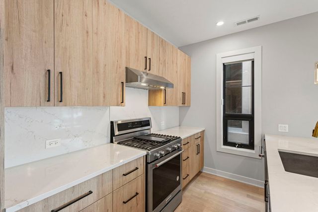 6246 N Pulaski Road 204, Chicago, IL 60646