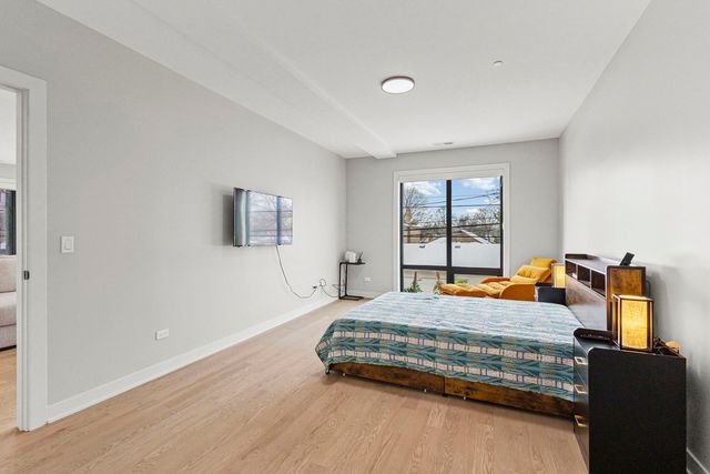 6246 N Pulaski Road 204, Chicago, IL 60646