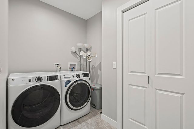 6246 N Pulaski Road 204, Chicago, IL 60646