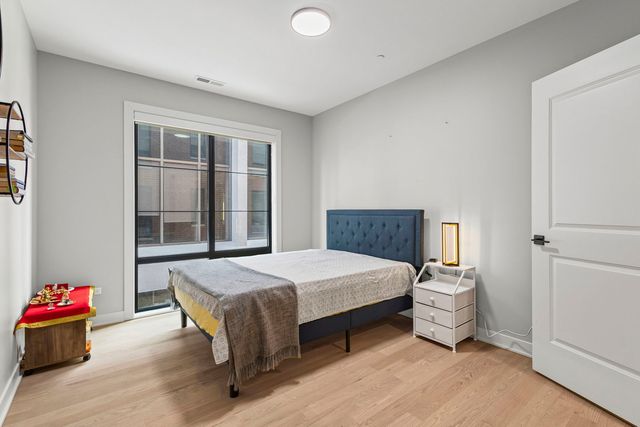 6246 N Pulaski Road 204, Chicago, IL 60646