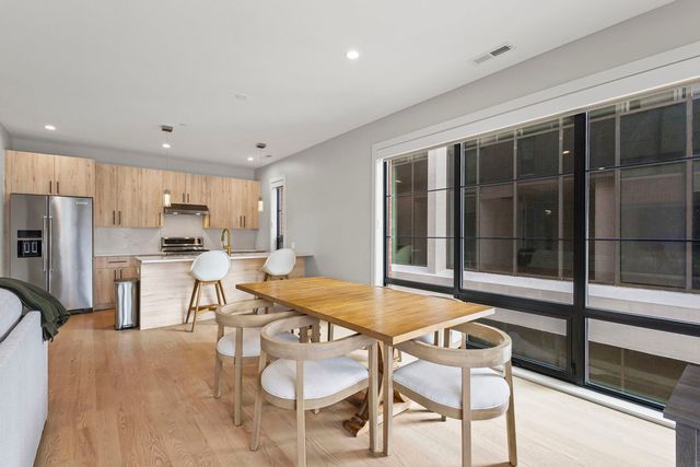 6246 N Pulaski Road 204, Chicago, IL 60646