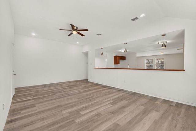 1512 Rowan Avenue, Dallas, TX 75223