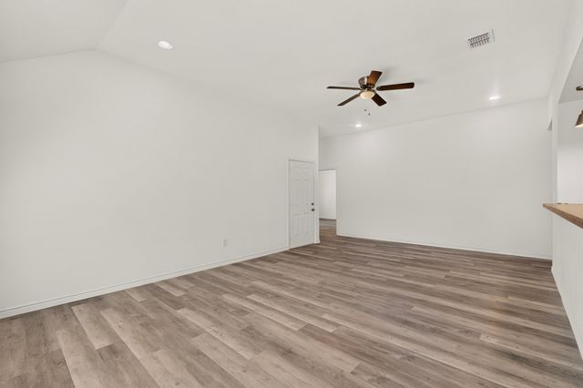 1512 Rowan Avenue, Dallas, TX 75223