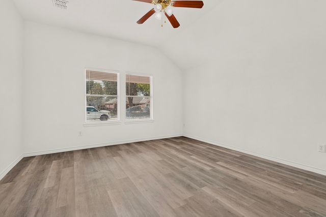 1512 Rowan Avenue, Dallas, TX 75223