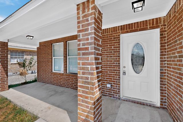 1512 Rowan Avenue, Dallas, TX 75223