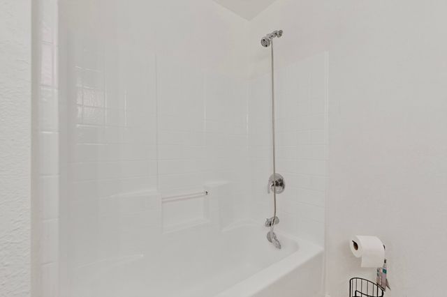1512 Rowan Avenue, Dallas, TX 75223