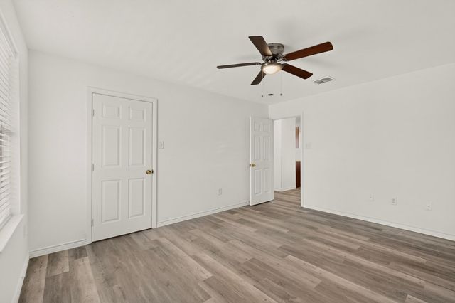 1512 Rowan Avenue, Dallas, TX 75223