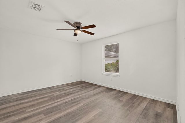 1512 Rowan Avenue, Dallas, TX 75223