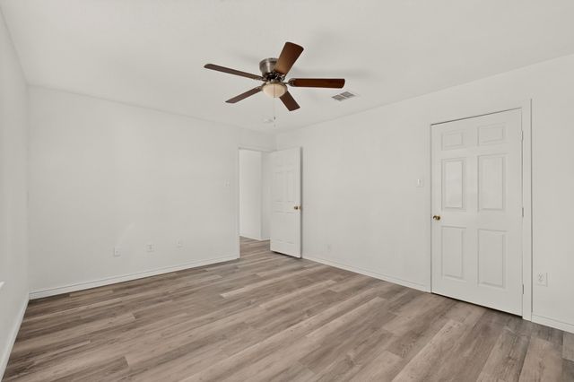 1512 Rowan Avenue, Dallas, TX 75223