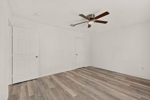 1512 Rowan Avenue, Dallas, TX 75223