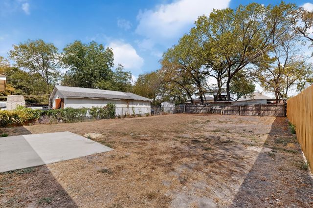 1512 Rowan Avenue, Dallas, TX 75223